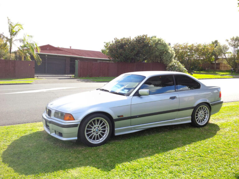 BMW E36 328i with Stye 32 Wheels