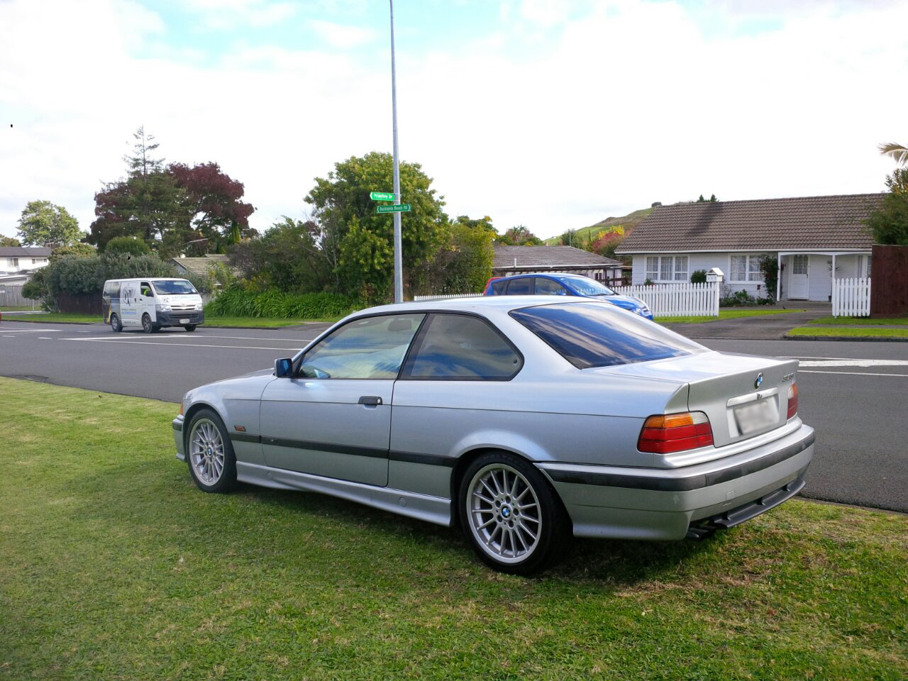 BMW E36 328i with Stye 32 Wheels