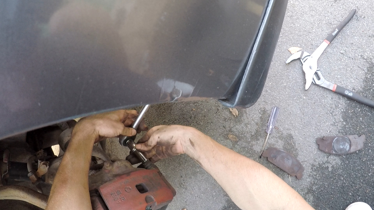 Putting new brake pad on the Honda Civic EF, CRX & Shuttle